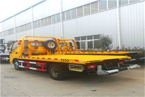 化州附近拖车救援搭电